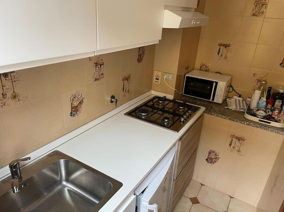 Appartamento In Centro Storico Finale Ligure Esterno foto
