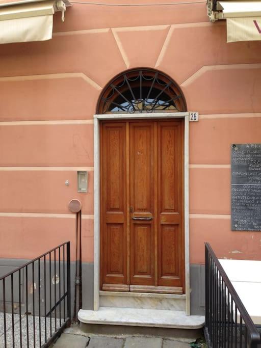 Appartamento In Centro Storico Finale Ligure Esterno foto
