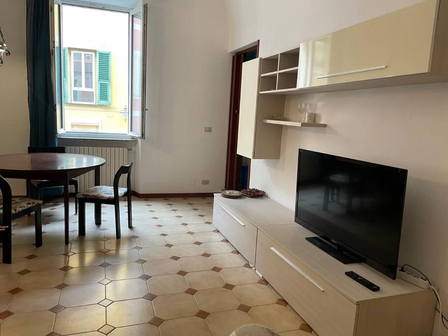 Appartamento In Centro Storico Finale Ligure Esterno foto